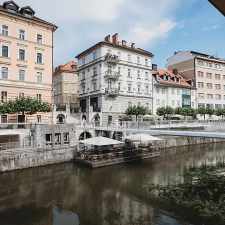 Romantic Jump Overlooking River, Free Parking Apartman *
