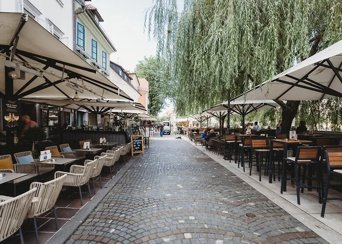 Romantic Jump Overlooking River, Free Parking דירה *