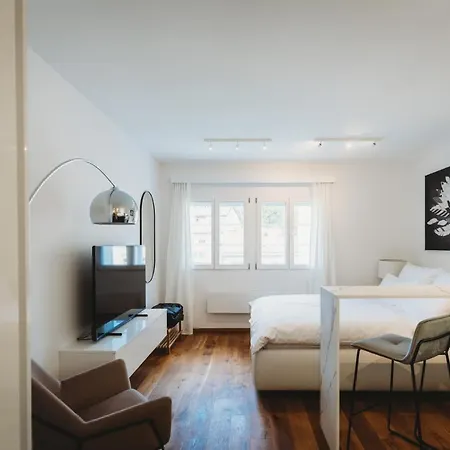 Appartement Romantic Jump Overlooking River, Free Parking *