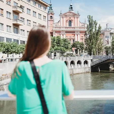 Romantic Jump Overlooking River, Free Parking Appartement Ljubljana