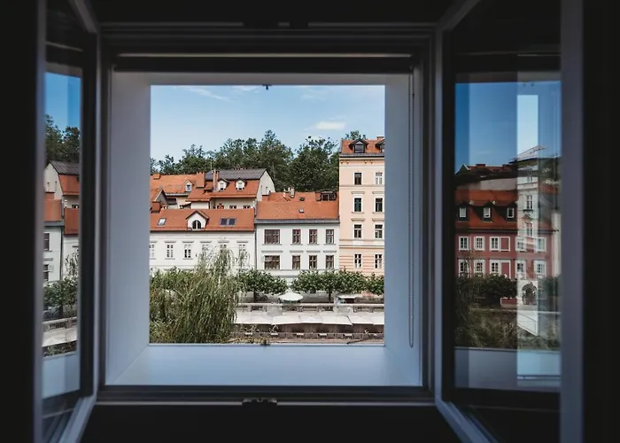 Romantic Jump Overlooking River, Free Parking Appartamento Lubiana