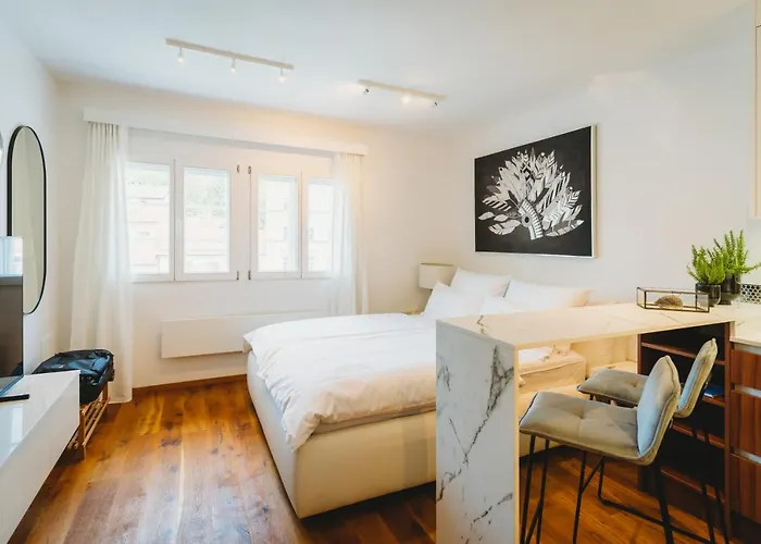 Appartamento Romantic Jump Overlooking River, Free Parking Lubiana