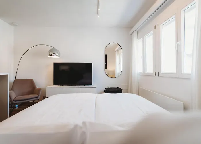 Appartamento Romantic Jump Overlooking River, Free Parking Lubiana