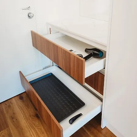 Apartment Romantic Jump Overlooking River, Free Parking Ljubljana