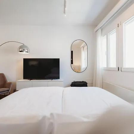 Apartment Romantic Jump Overlooking River, Free Parking Ljubljana